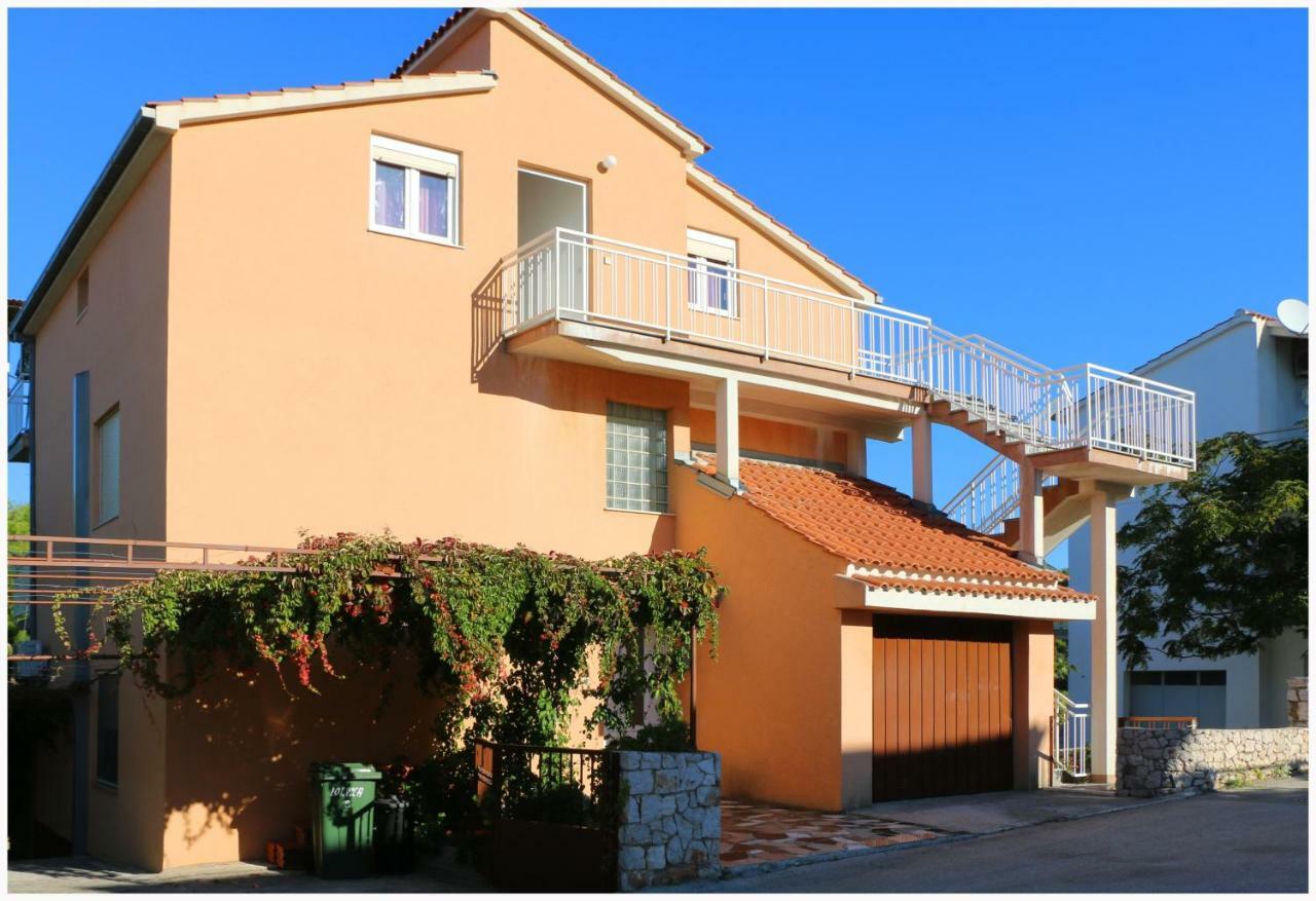 Apartments Bilo Near プリモシュテン エクステリア 写真